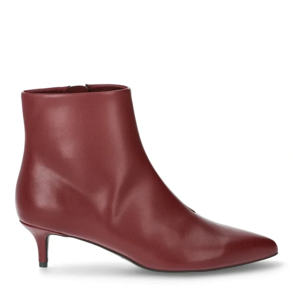 Scoop Women's Faux Leather Burgundy Kitten Heel Ankle Boots - Size 8 Like New - Picture 2 of 6